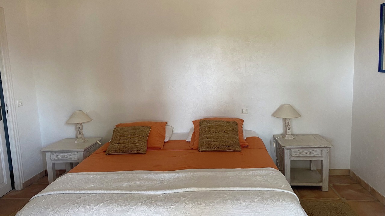 Photo of Bedroom in Guerrevieille