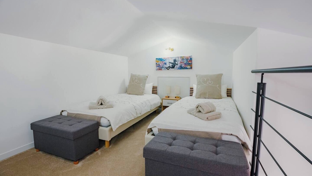Photo of Bedroom in Puget-Ville