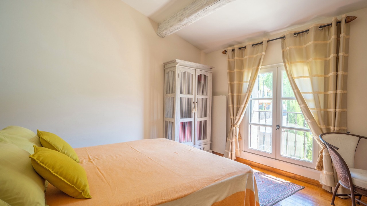 Photo of Bedroom in Robion