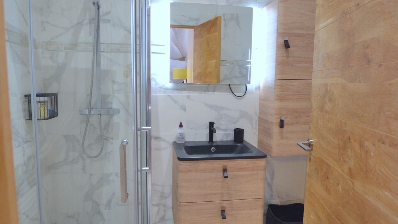 Photo of Bathroom in Les Fleurs