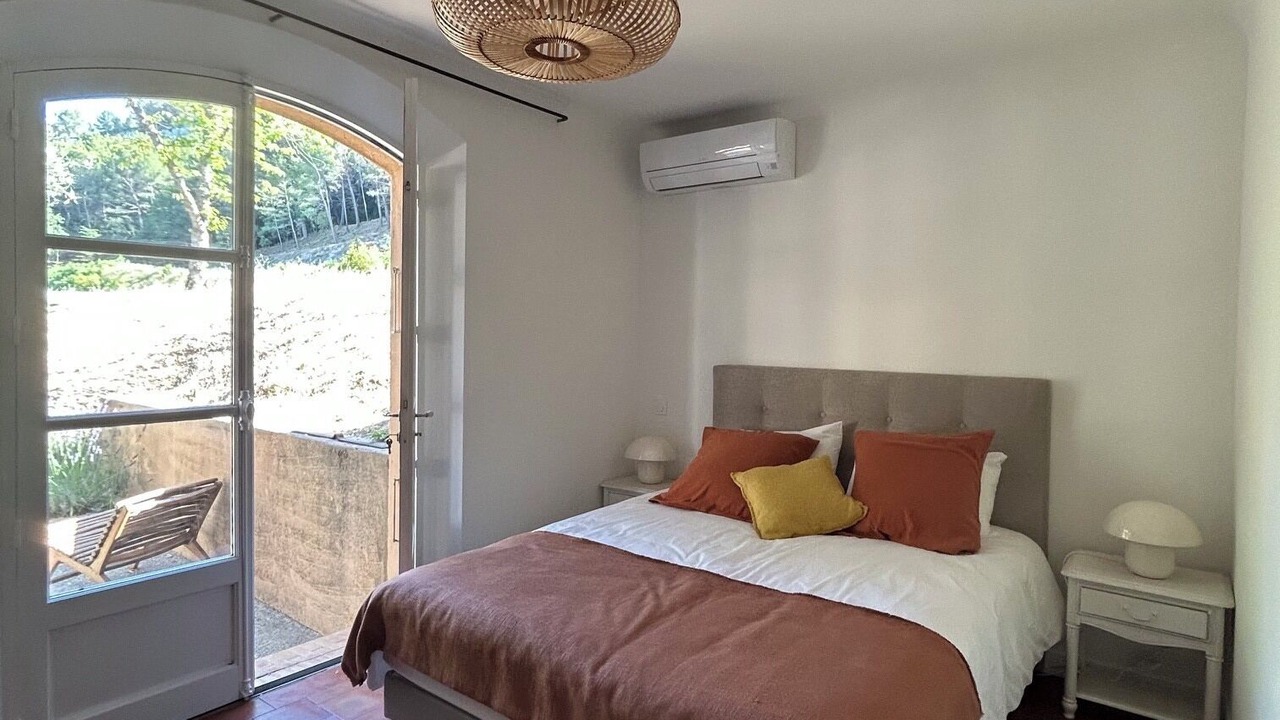 Photo of Bedroom in Roquefort-la-Bedoule