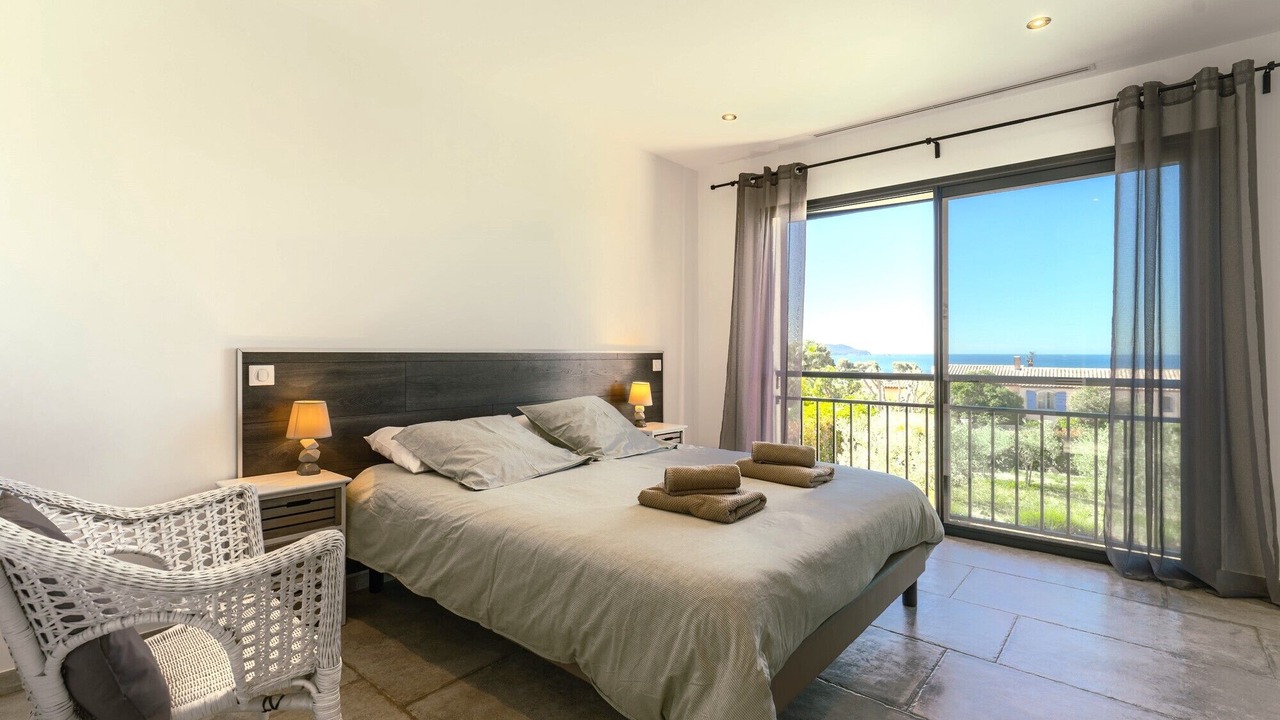 Photo of Bedroom in Carqueiranne