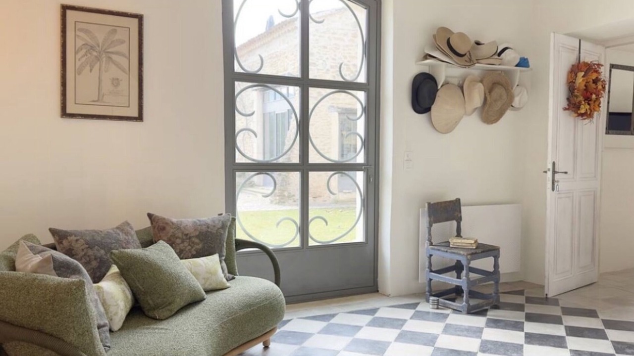 Photo of Livingroom in Oppede