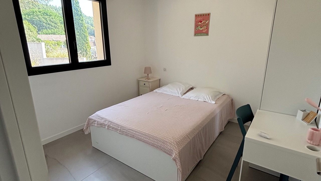 Photo of Bedroom in Auriol