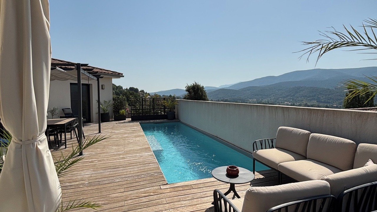 Photo of Outdoor in Auriol