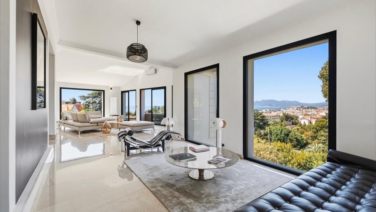 Photo of Livingroom in California - Pezou