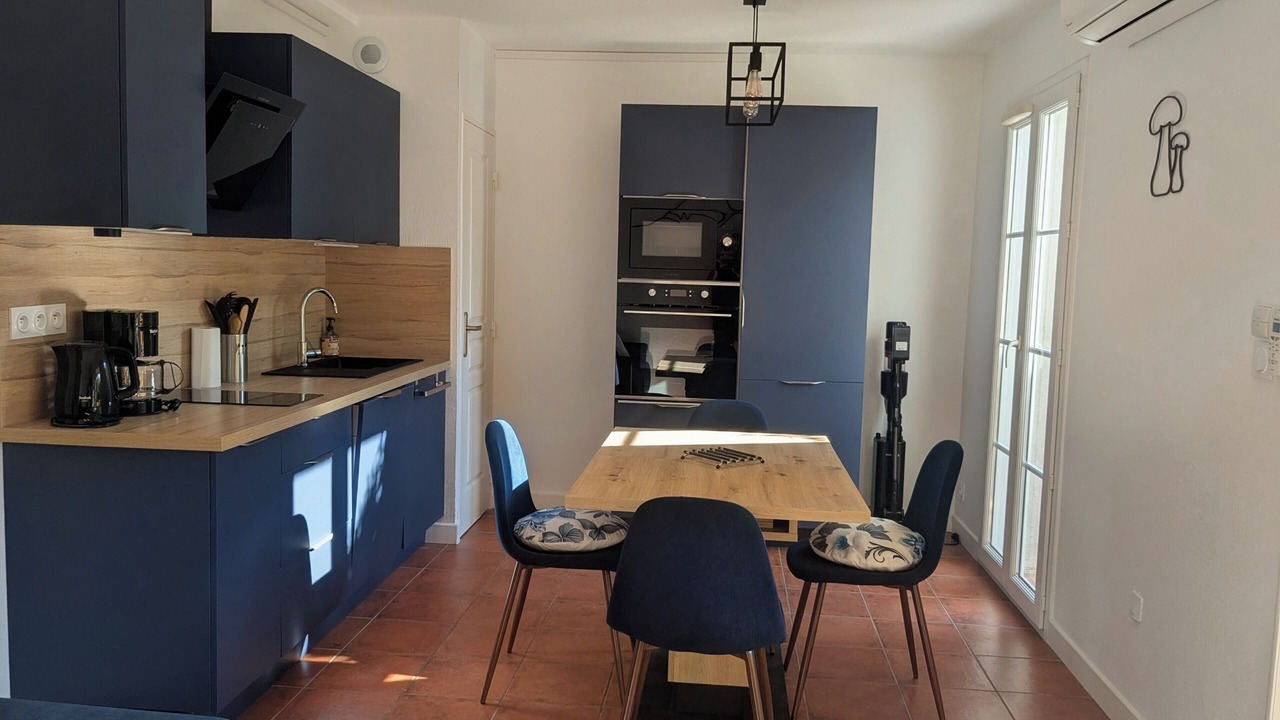 Photo of Kitchen in Sainte-Cecile-les-Vignes