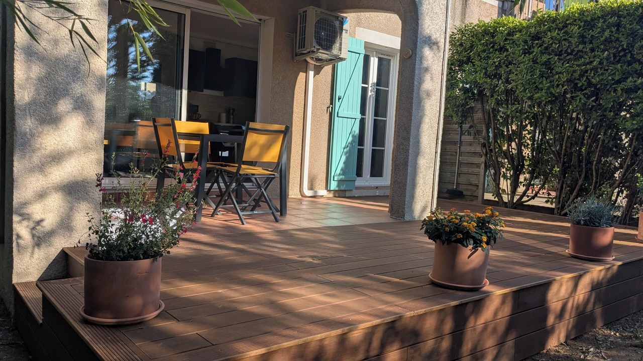 Photo of Outdoor in Sainte-Cecile-les-Vignes