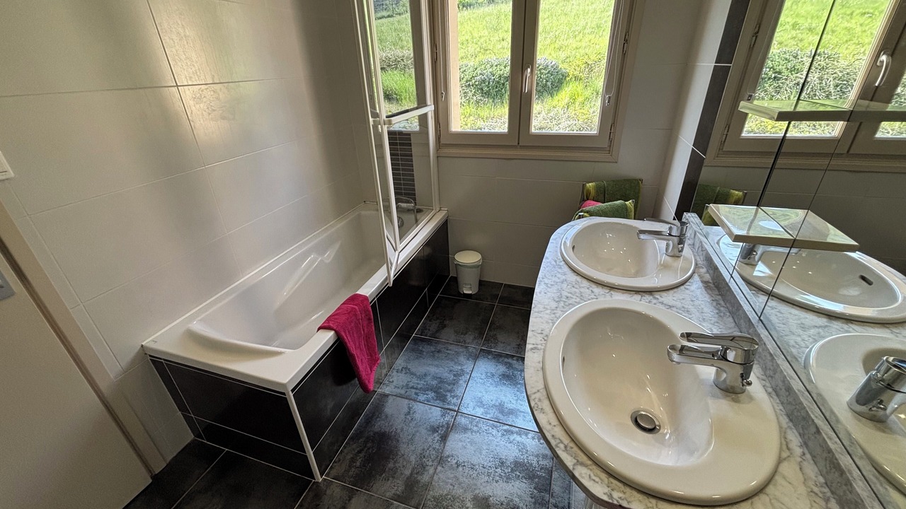 Photo of Bathroom in Nant