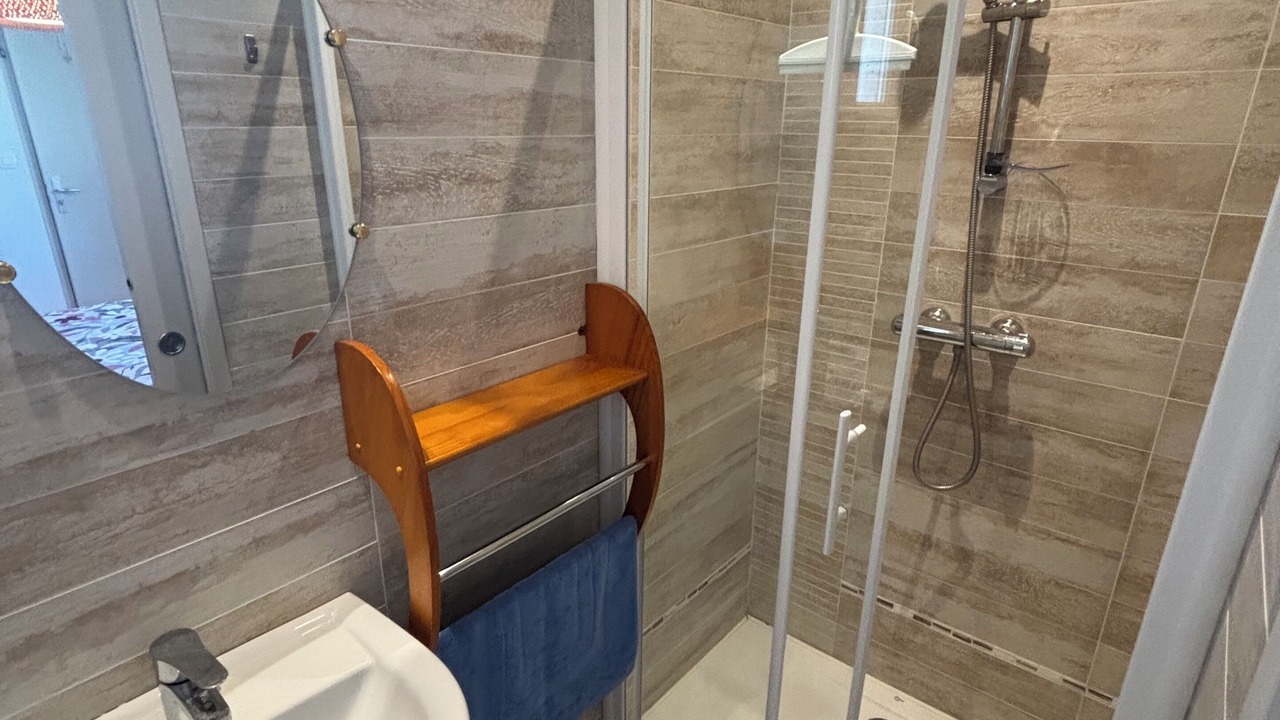 Photo of Bathroom in Nant