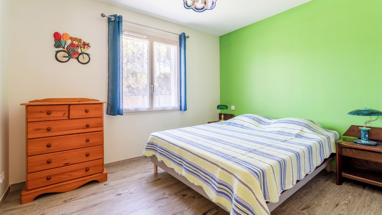 Photo of Bedroom in Pernes-les-Fontaines