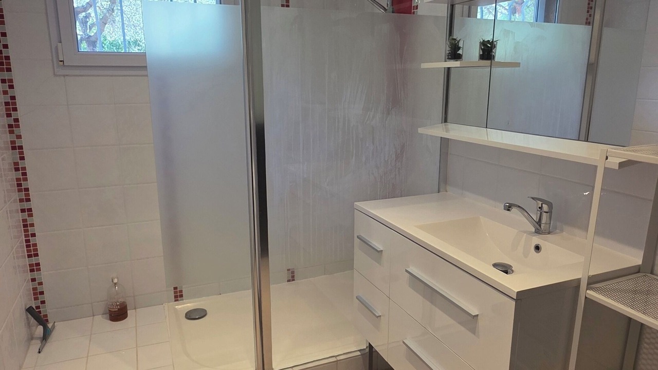 Photo of Bathroom in Roquevaire