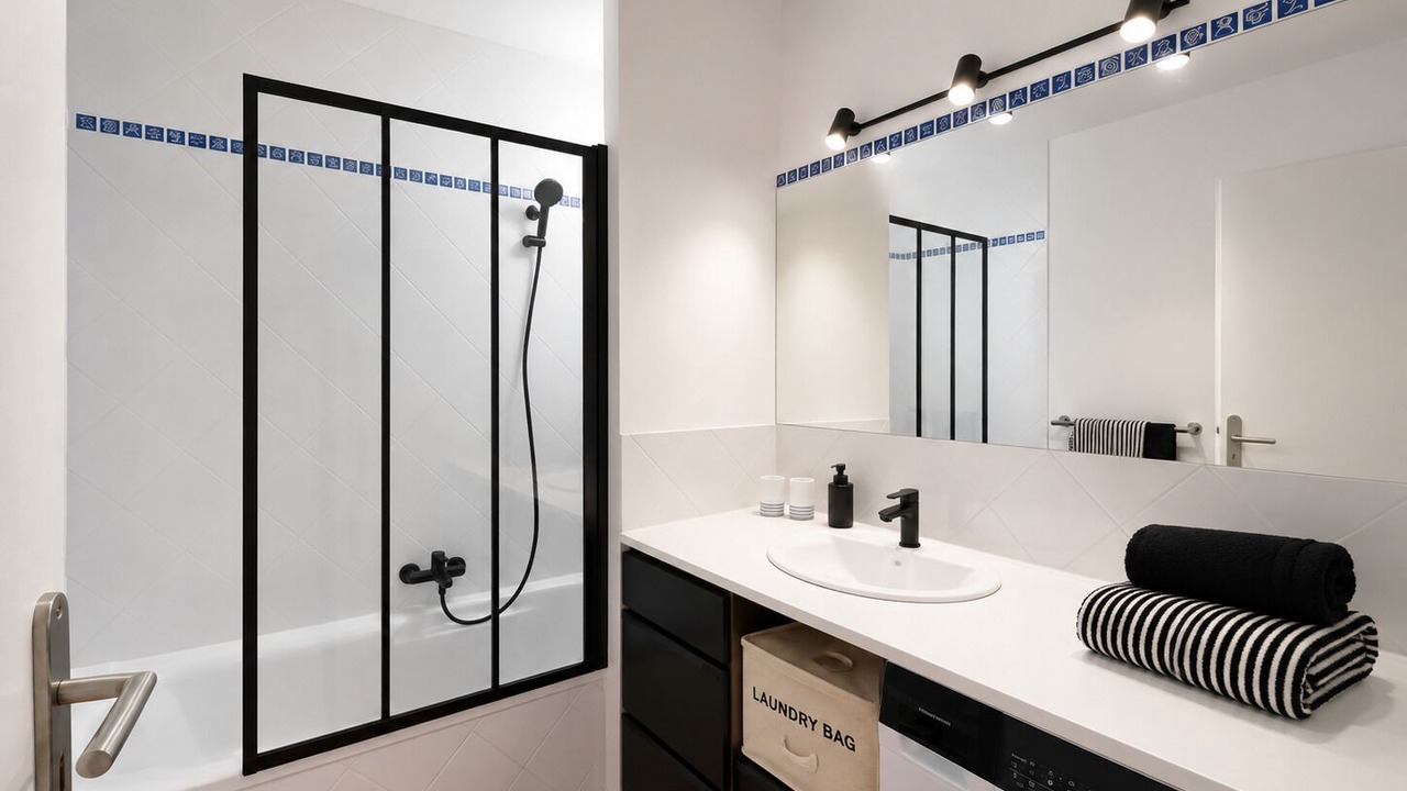 Photo of Bathroom in Carnon-Plage