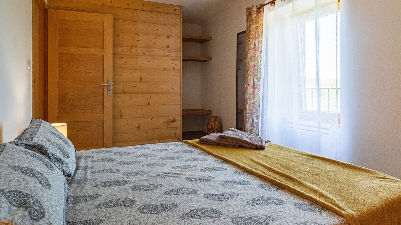 Photo of Bedroom in Aouste-sur-Sye