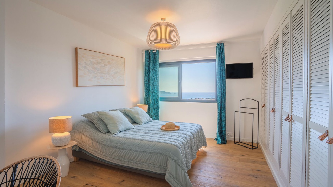 Photo of Bedroom in Carqueiranne