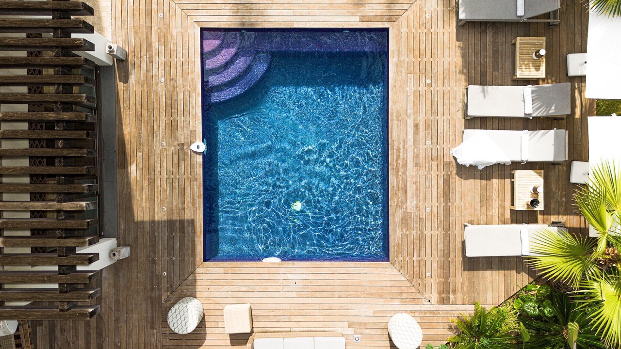Photo of Outdoor in California - Pezou