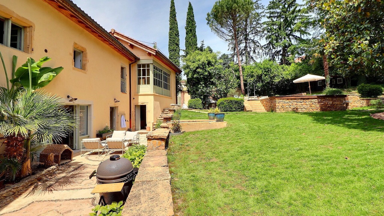 Photo of Patio Balcony in Saint-Cyr-au-Mont-d'Or