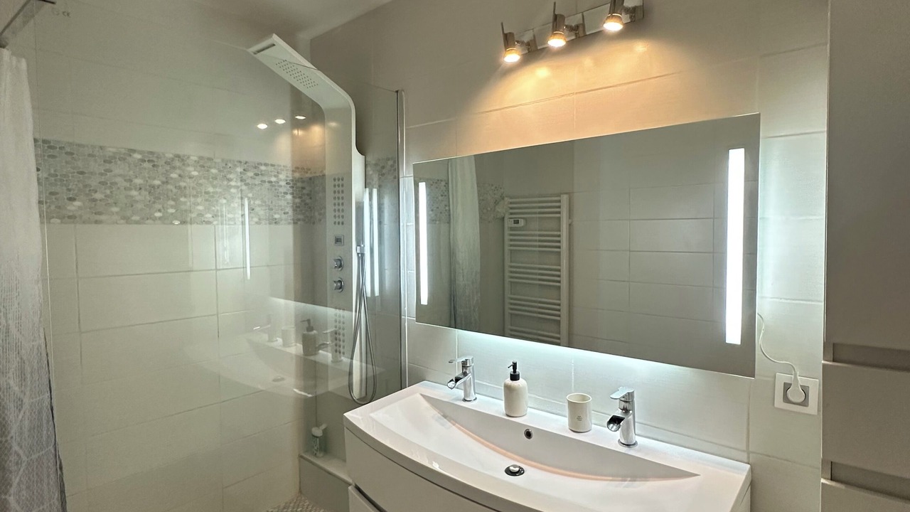 Photo of Bathroom in Saint-Laurent-du-Var