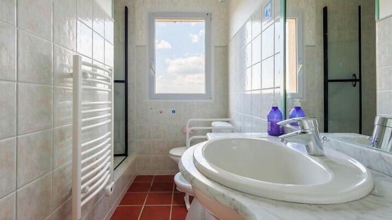Photo of Bathroom in Maubec