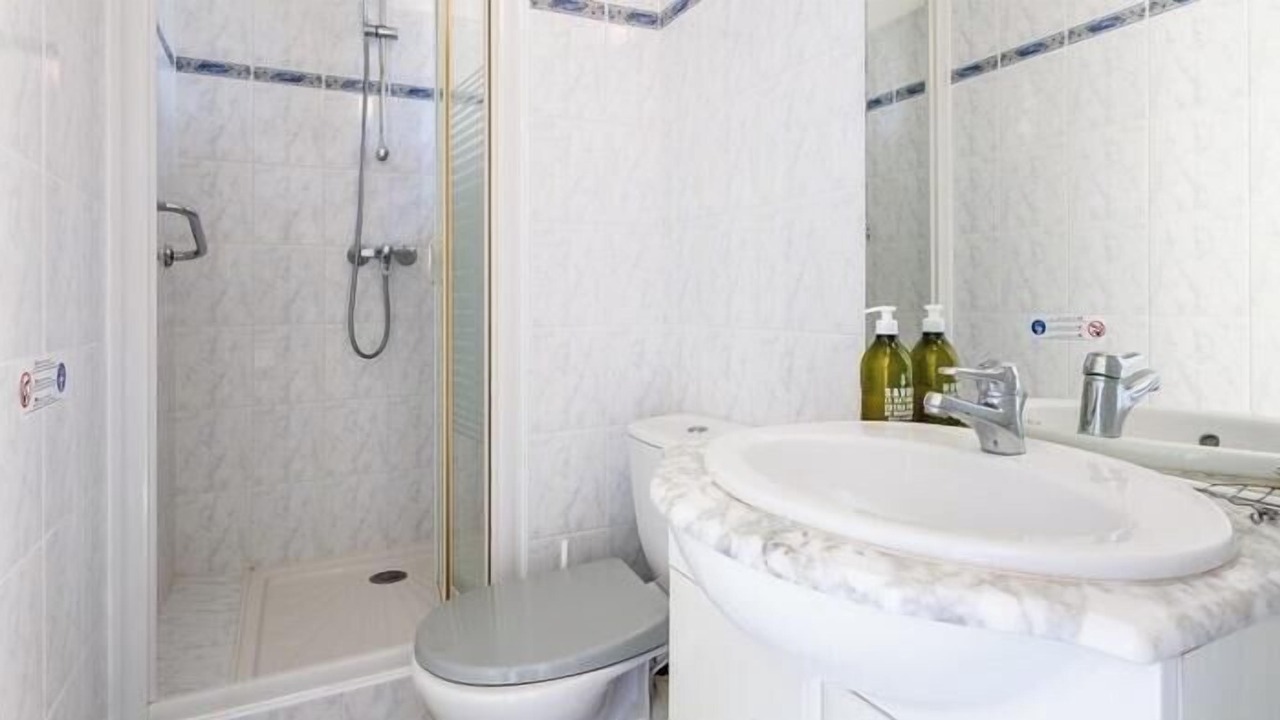 Photo of Bathroom in Maubec