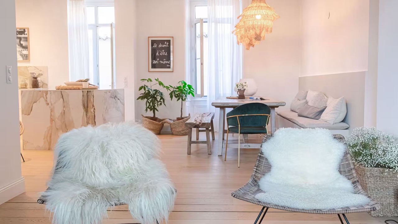 Photo of Bedroom in Prado - Republique