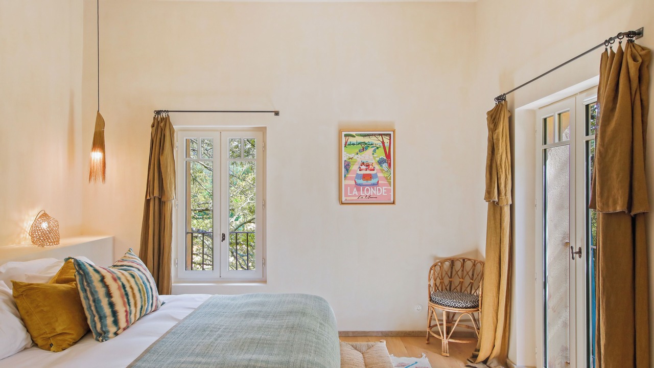 Photo of Bedroom in Meounes-les-Montrieux