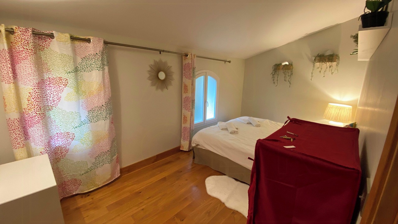 Photo of Bedroom in Chateauneuf-du-Pape