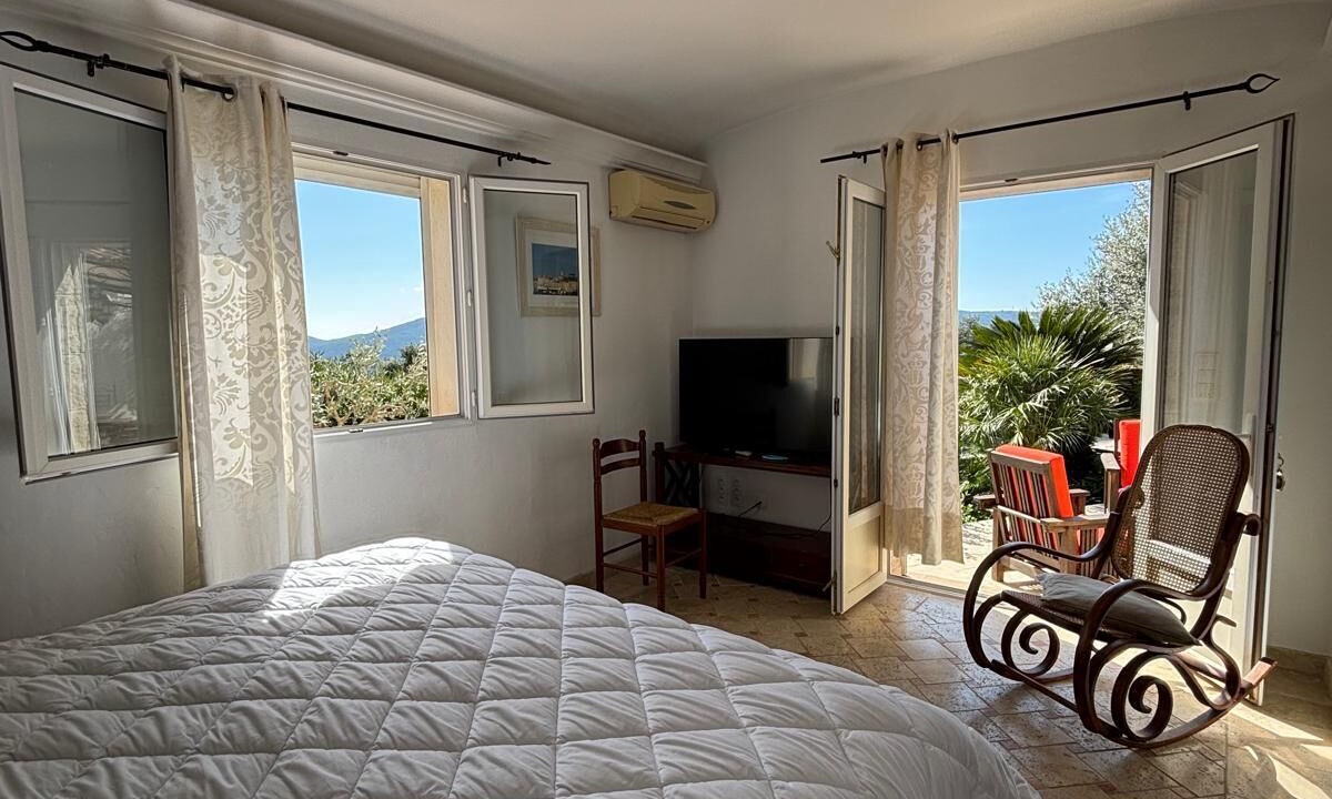 Photo of Bedroom in Preconil