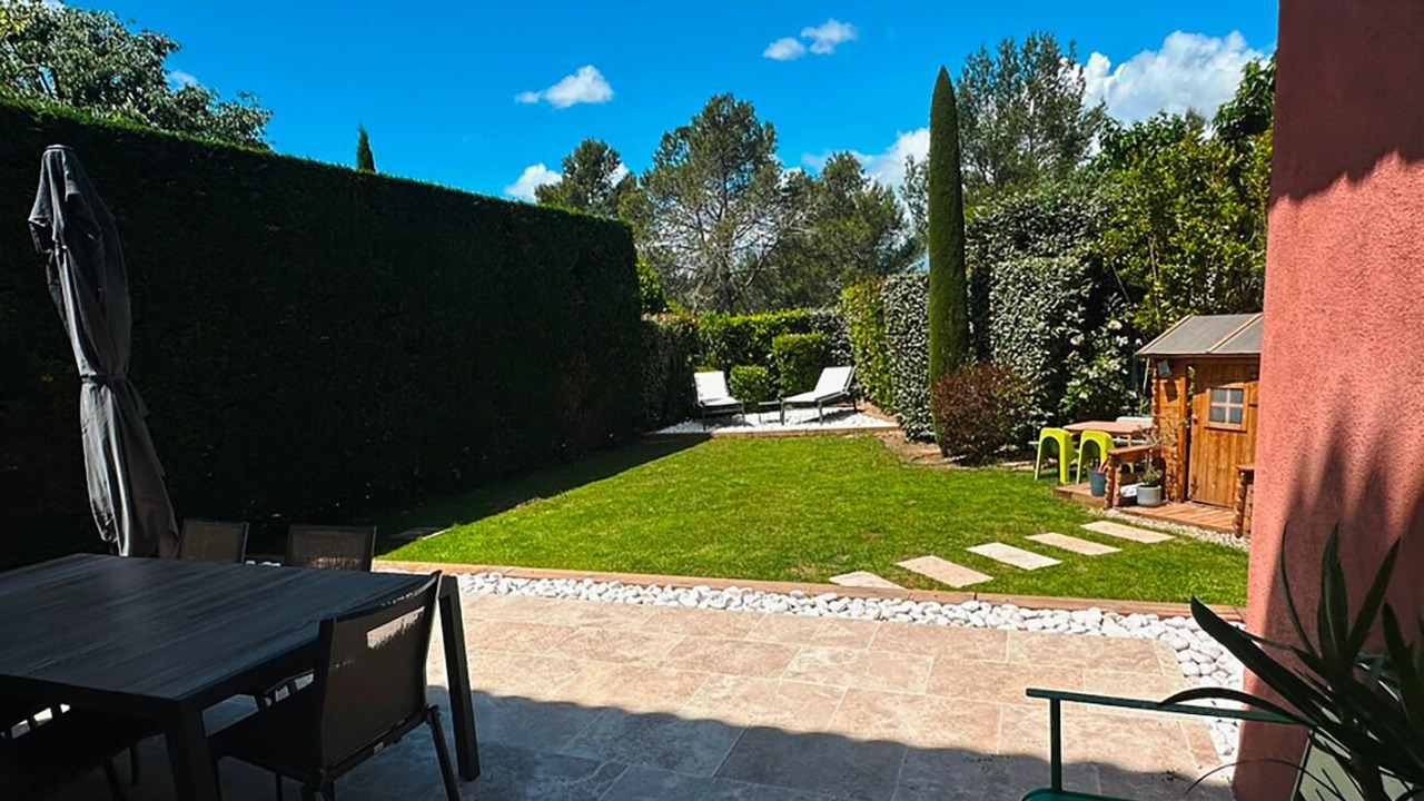 Photo of Outdoor in Pont Royal