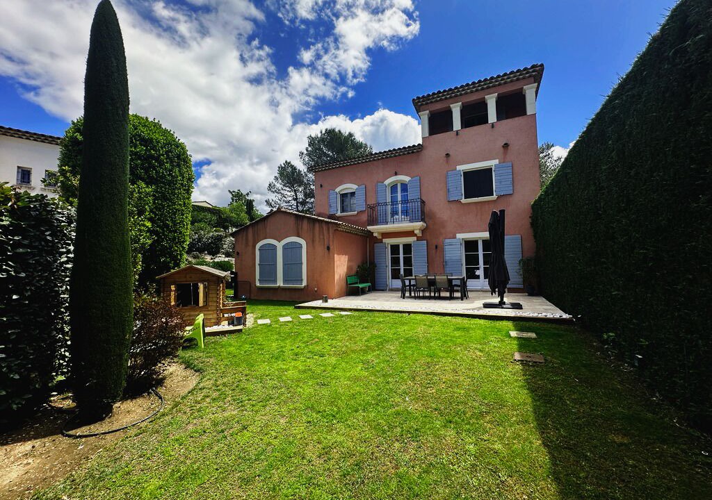 Photo of Outdoor in Pont Royal