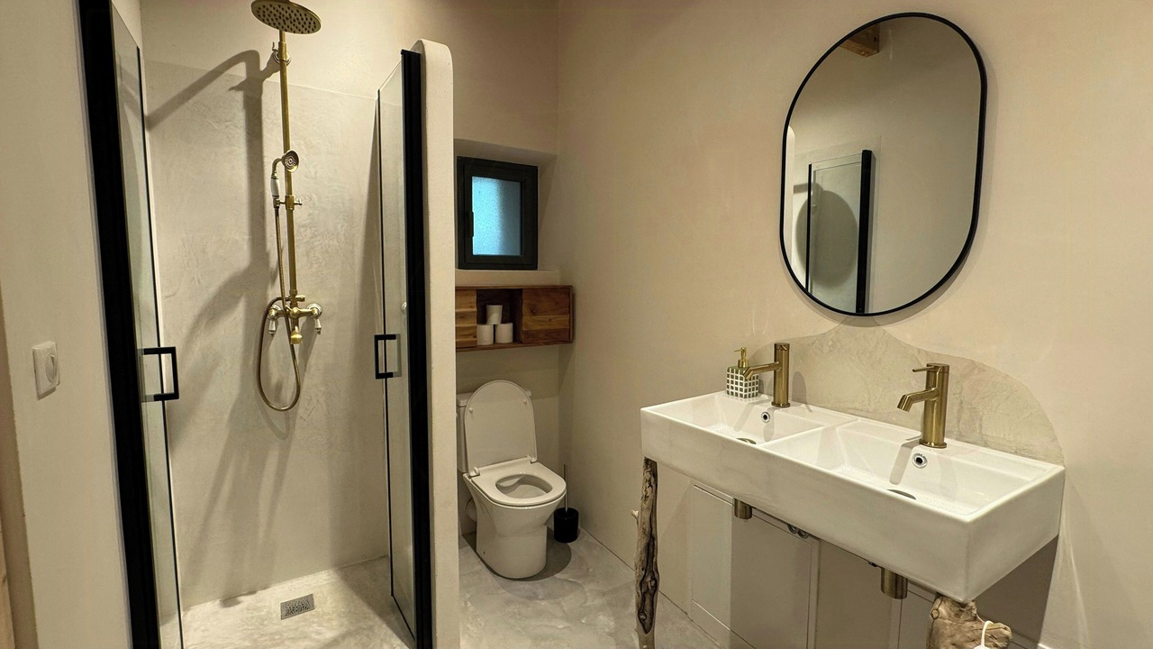 Photo of Bathroom in Tresques