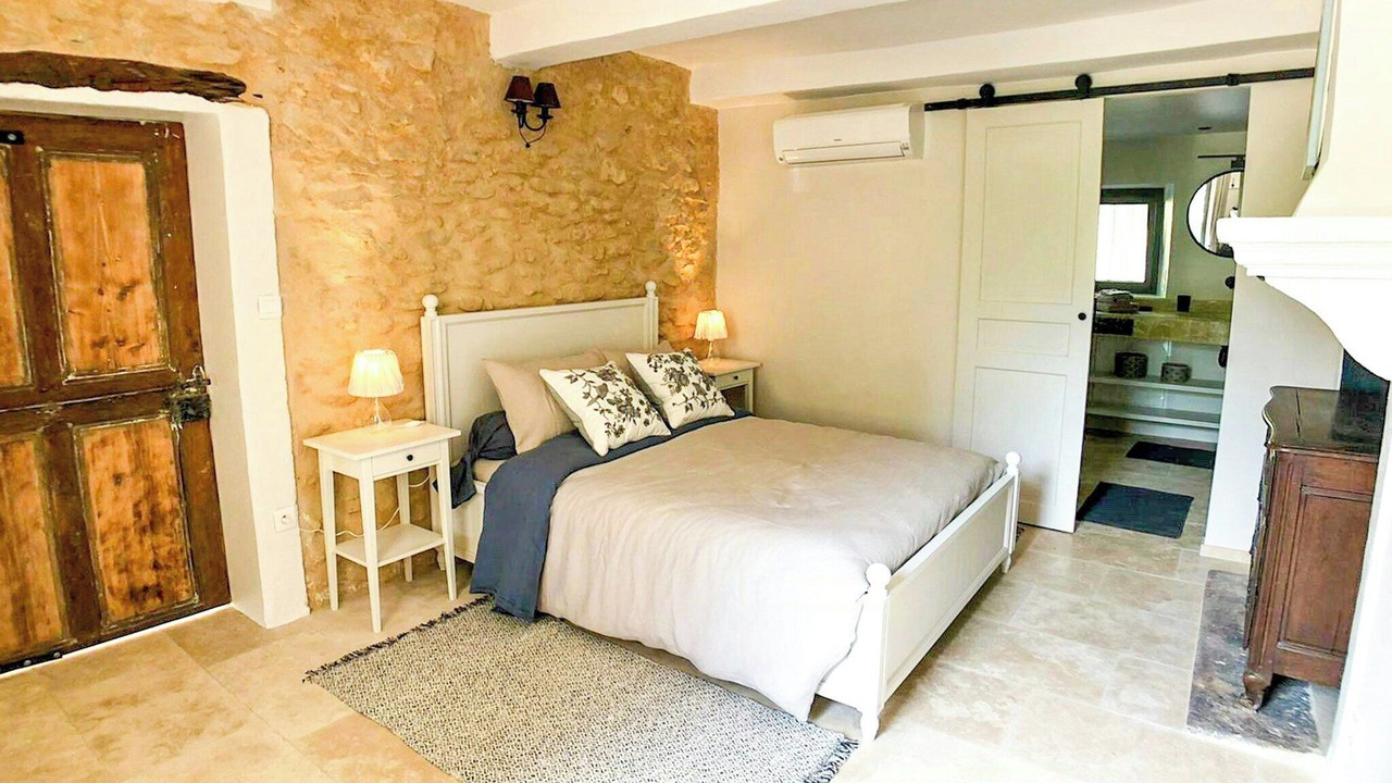 Photo of Bedroom in Crestet