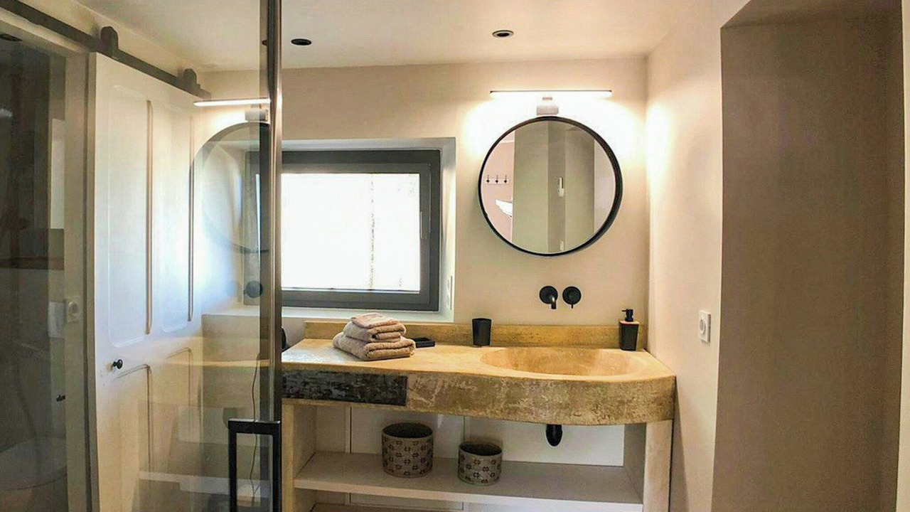Photo of Bathroom in Crestet