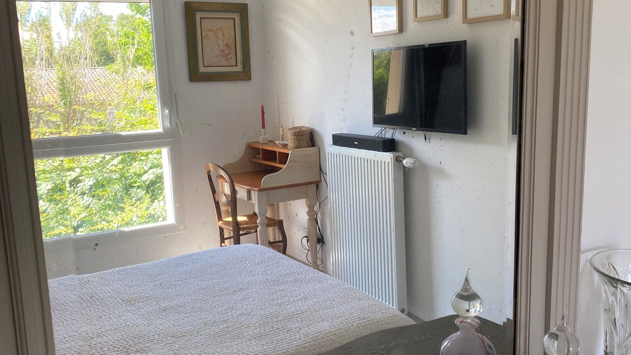 Photo of Bedroom in Noves