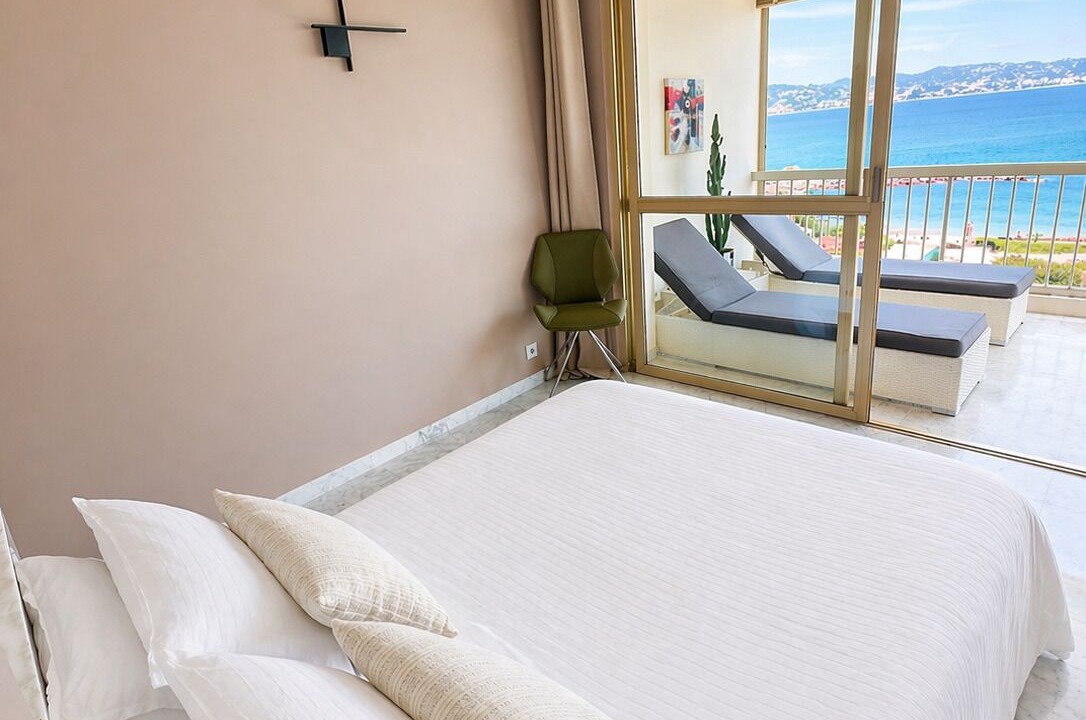 Photo of Bedroom in Mandelieu-la-Napoule Beach