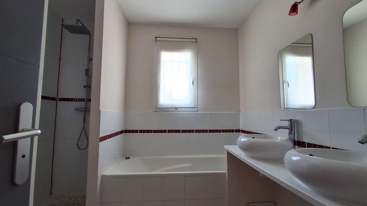Photo of Bathroom in Saint-Saturnin-les-Apt