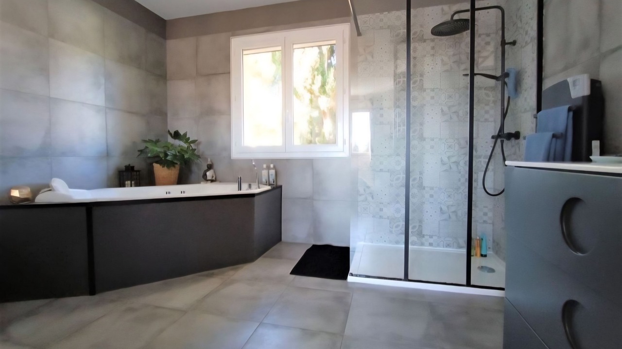 Photo of Bathroom in Maussane