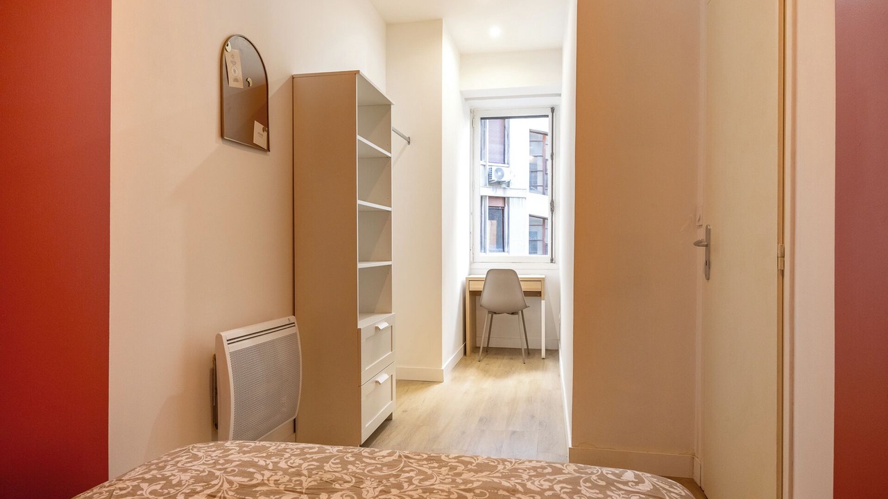Photo of Bedroom in Noailles