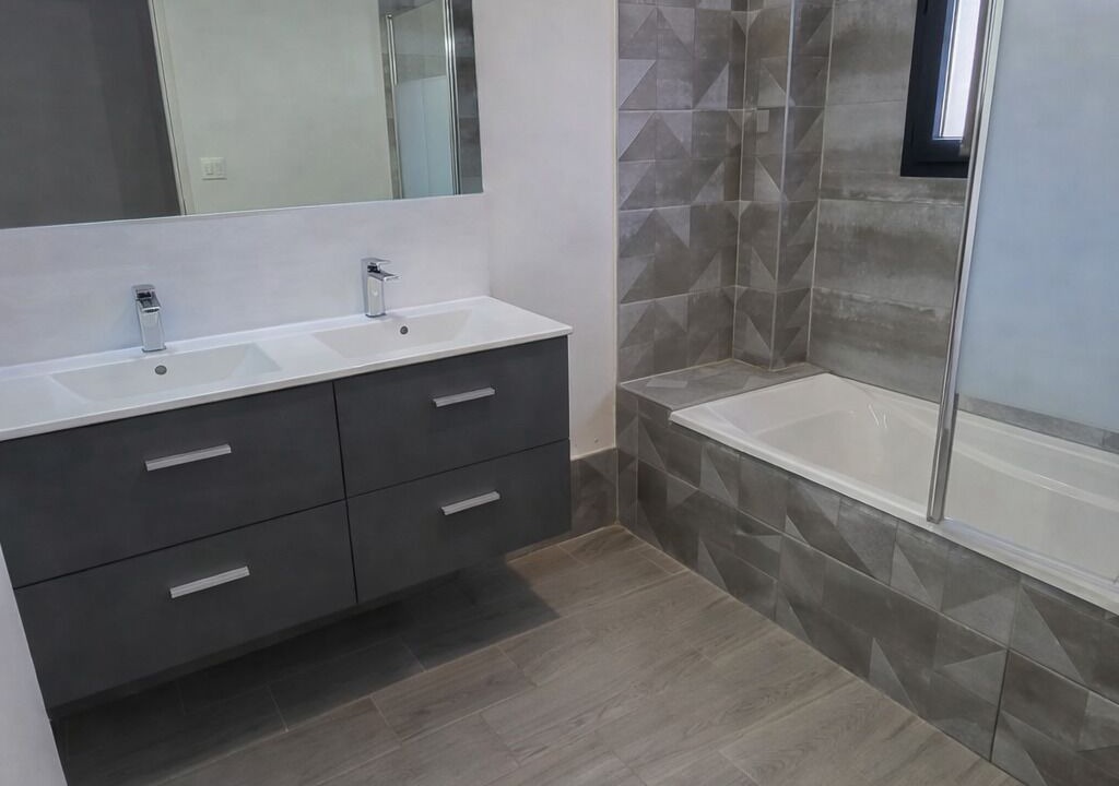 Photo of Bathroom in Maubec