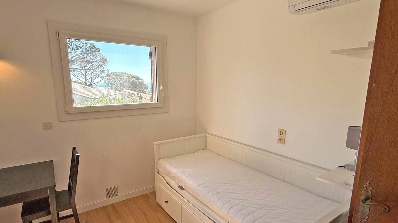 Photo of Bedroom in Plage de la Garonnette