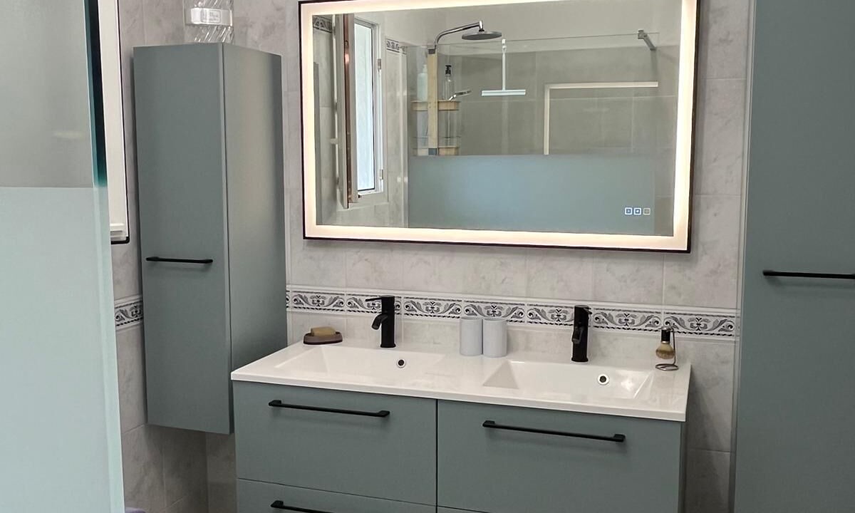 Photo of Bathroom in Saussan