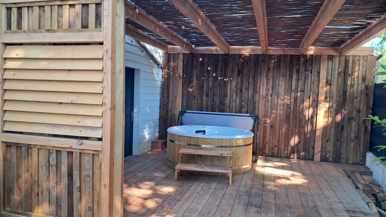 Photo of Patio Balcony in Saussan