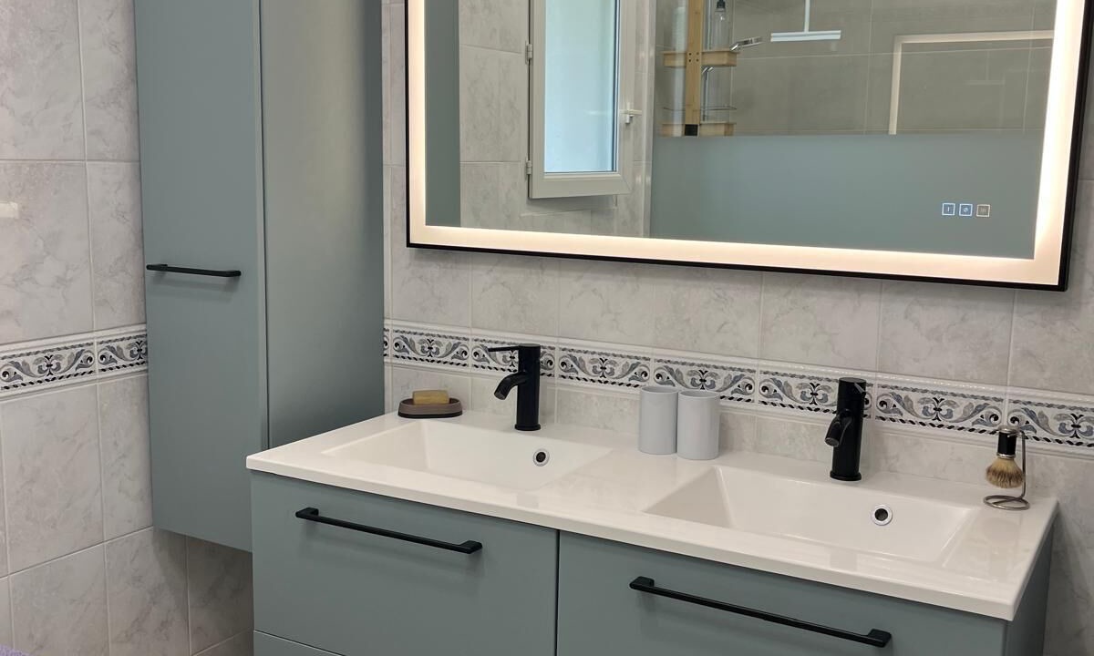 Photo of Bathroom in Saussan