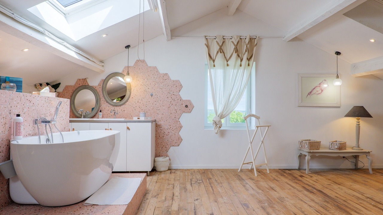 Photo of Bathroom in Saint-Etienne-de-Fontbellon
