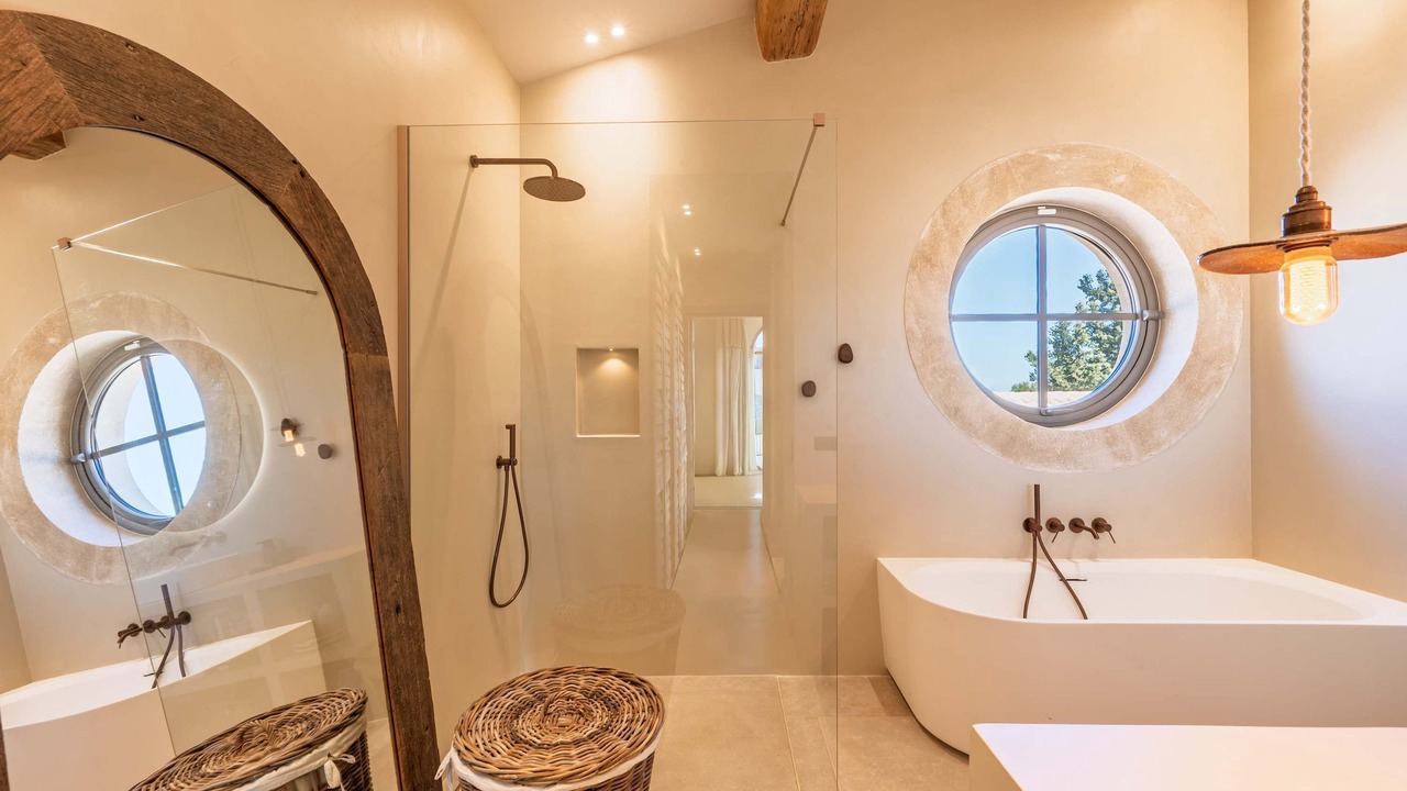 Photo of Bathroom in St.-Remy-de-Provence