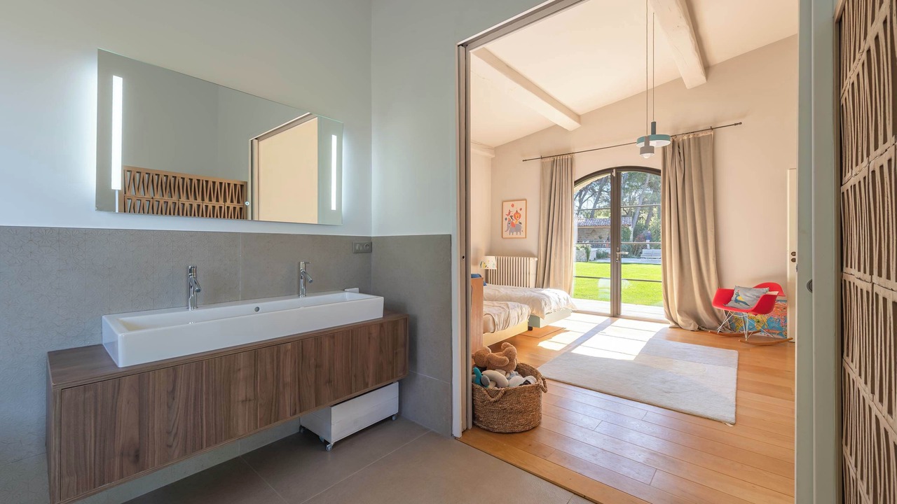 Photo of Bedroom in Maussane