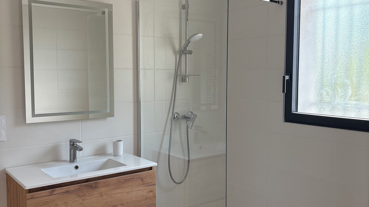 Photo of Bathroom in Sablet