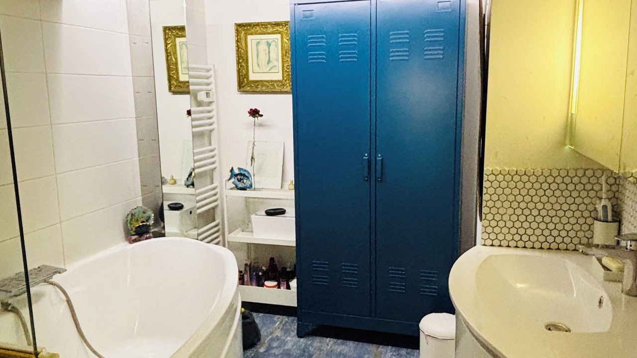 Photo of Bathroom in Opera
