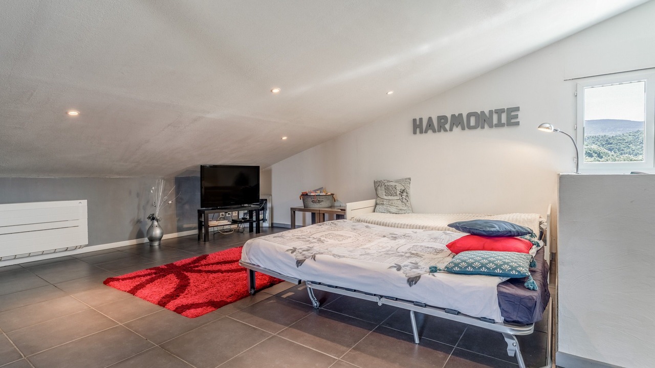Photo of Bedroom in Entrechaux