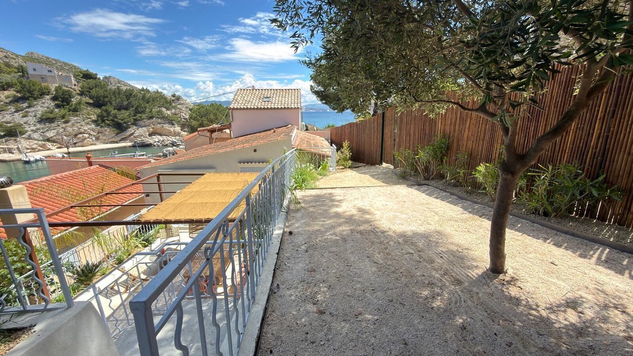 Photo of Outdoor in Niolon